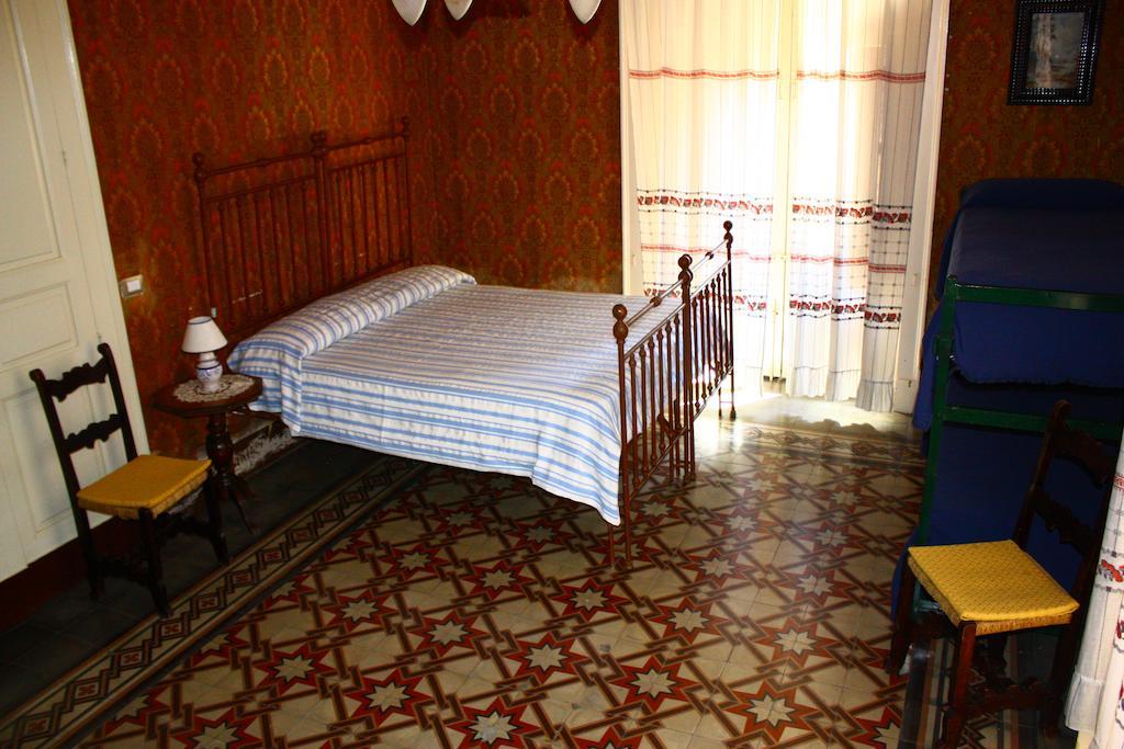 B&B Sotto I Pini Zafferana Etnea Rom bilde