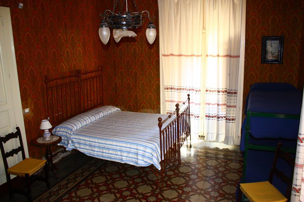 B&B Sotto I Pini Zafferana Etnea Rom bilde